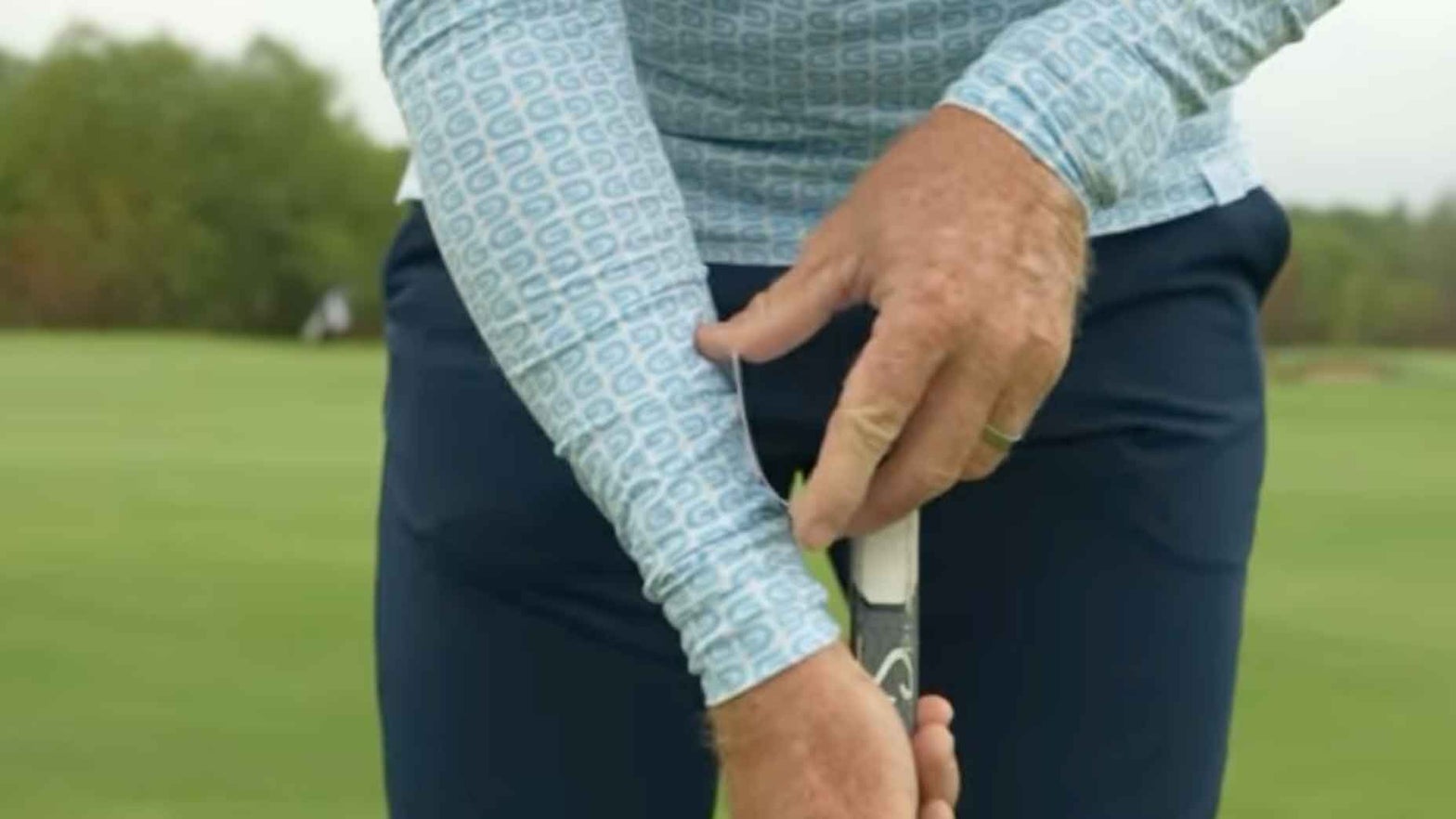 Can a notecard remedy the placing yips? Do this easy drill