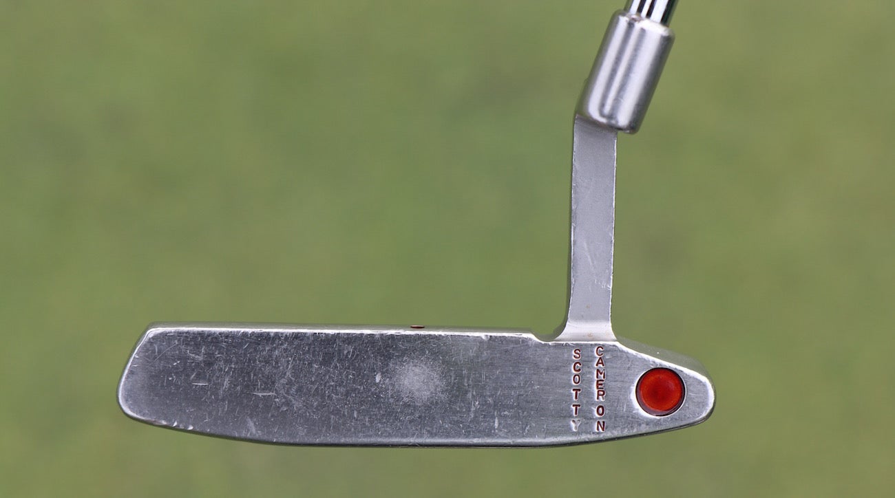 The story behind Tiger Woods' 'secret gamer' putter