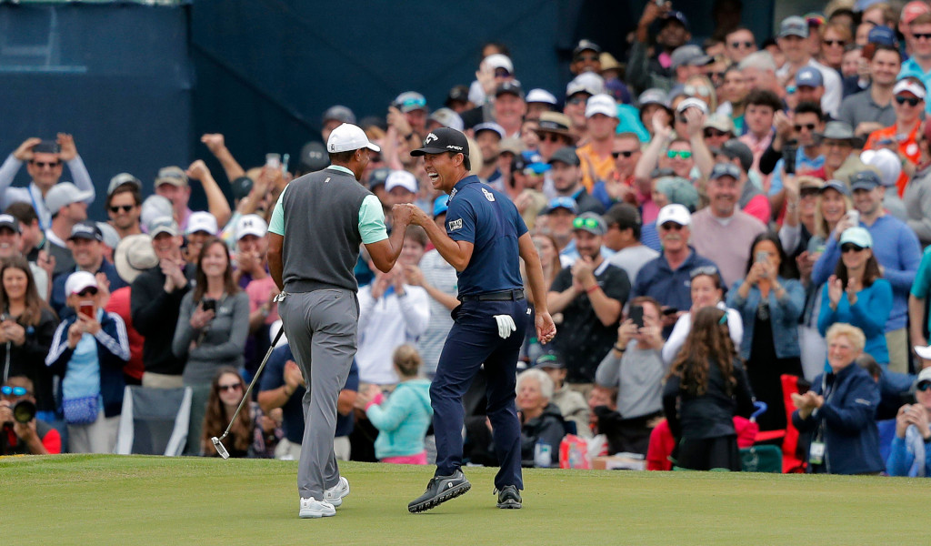 WATCH: Tiger Woods pulls Kevin Na’s leg in memorable Gamers second