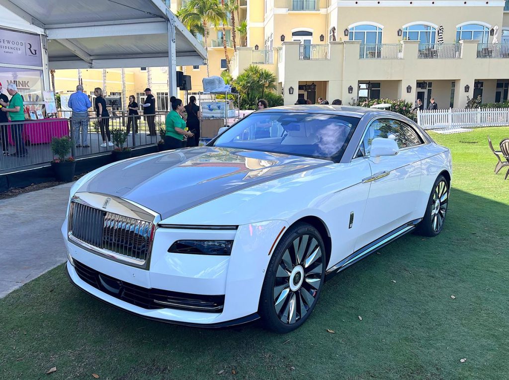 Electric Rolls-Royce Spectre Sells for .4 Million