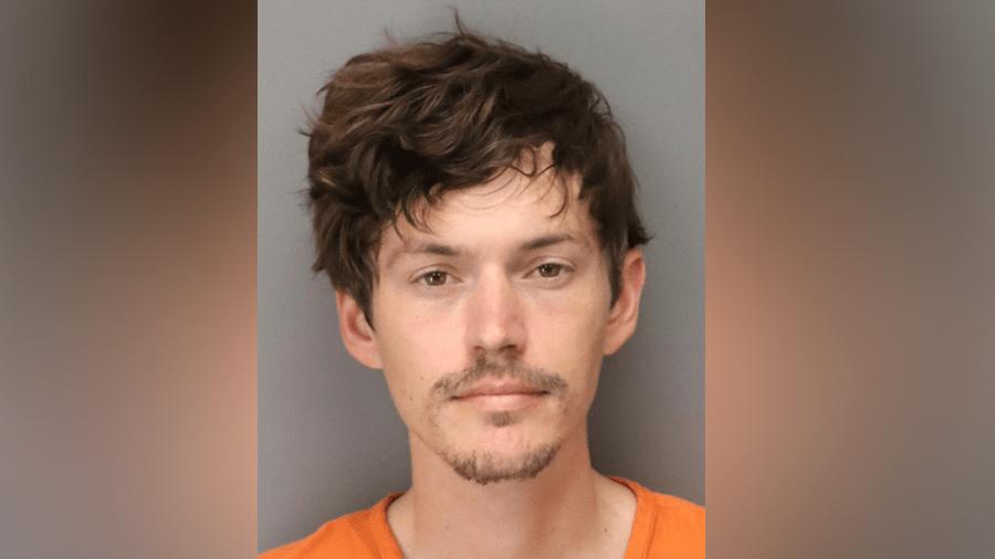 Man accused of murdering father, uncle extradited to Pinellas County