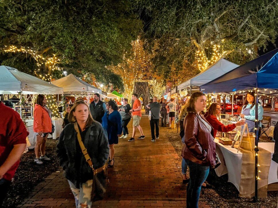 ‘Tis the Season to Shop Local